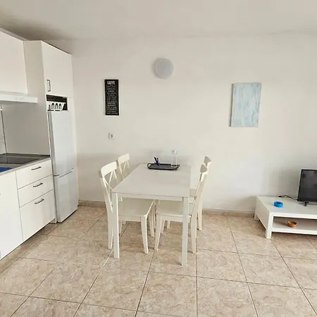Apartament Teguisol *